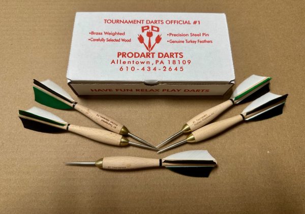 834 Green, Black & White Turkey Feather Darts